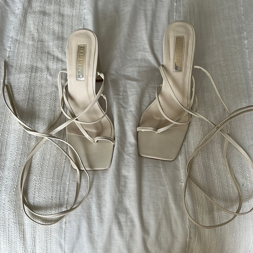 Billini Bone / Cream strapped heels size women’s US 6